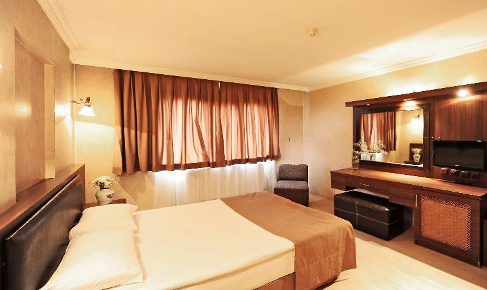 Uestuen Hotel Alsancak Smirne Esterno foto