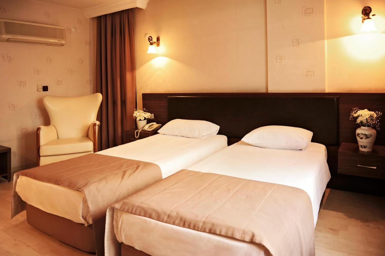 Uestuen Hotel Alsancak Smirne Esterno foto