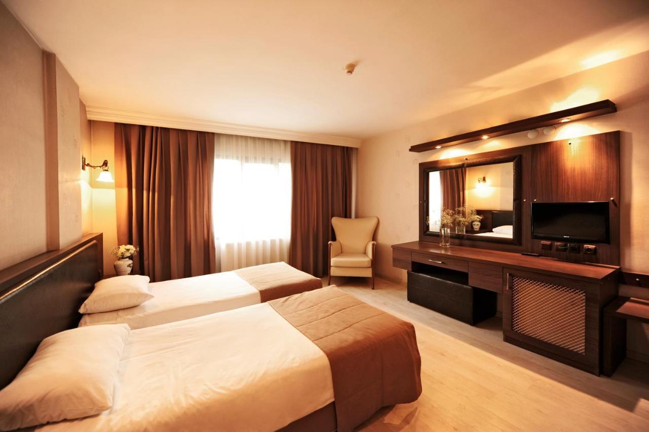 Uestuen Hotel Alsancak Smirne Esterno foto