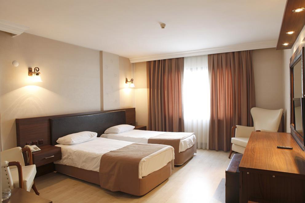 Uestuen Hotel Alsancak Smirne Esterno foto