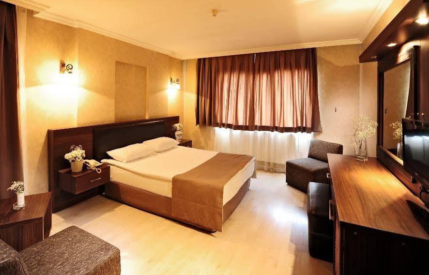 Uestuen Hotel Alsancak Smirne Esterno foto